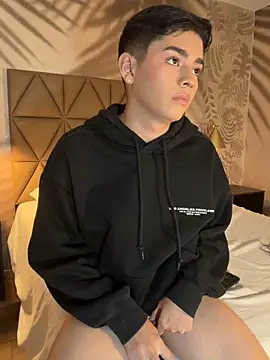 Maxi_little XXX чат на живо