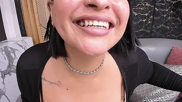 dirtylola39のライブXXXチャット