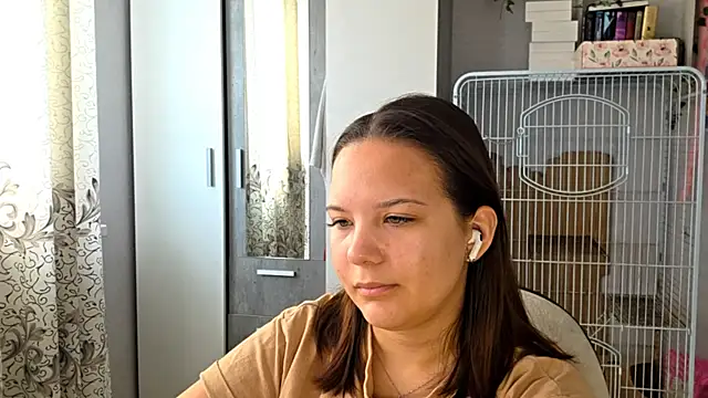 Chat +18 de AtticNobel ao vivo