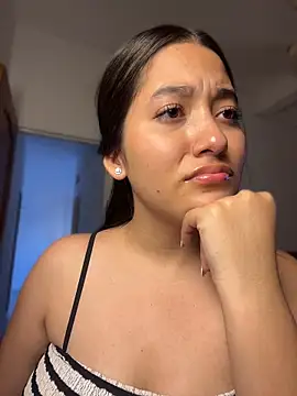 XXX chat uživo modela Nhefertary