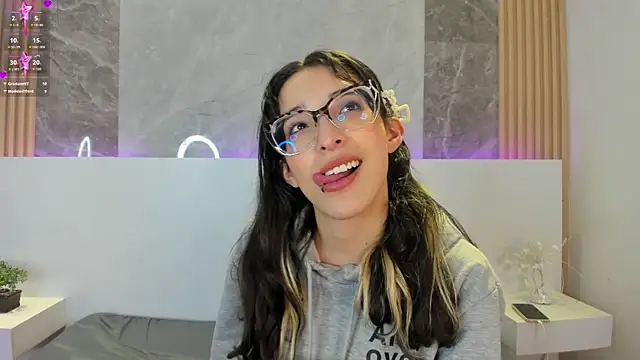EmiliaBell_ live XXX chat