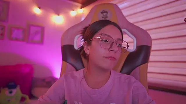 Онлайн чат XXX milly_kenner