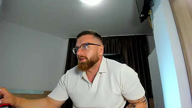 Show modela Findom_guy na web-kameri