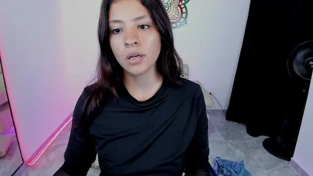 Candy_fox_19's Live XXX Chat