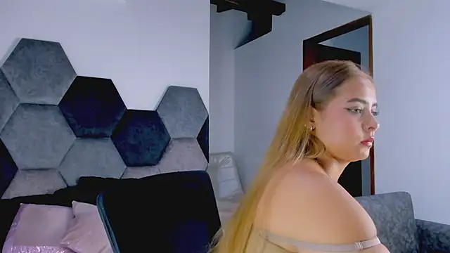 MikaelaStone Live XXX Chat
