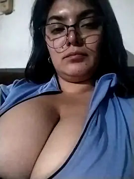 YouladyVidal's Live XXX Chat