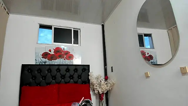 pinky_f00x's Live XXX Chat
