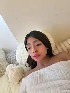 ZaraLuuv's Live XXX Chat