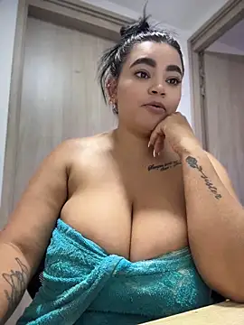 elizaferrer_ élő XXX-chatje