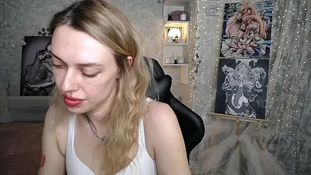 Chatroom XXX en direct de NickyAdamidi