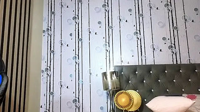Alex_Bloom élő XXX-chatje