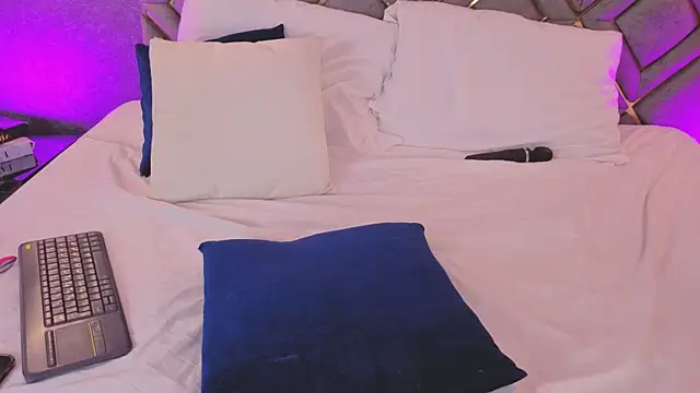 Bella-Swant Chat XXX live