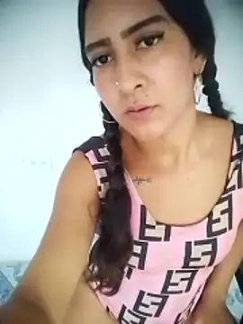 ScarletLovee_'s Live XXX Chat