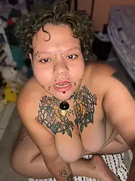 Chat XXX ao vivo de DivineBBWPoison