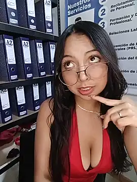 دردشة JENNIFER__03 ا لجنسية المباشرة
