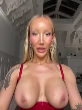 Allana29 élő XXX-chatje