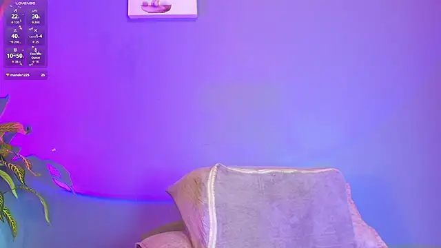 jade_brunnette élő XXX-chatje