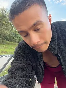 Chat XXX ao vivo de DominickSullivan