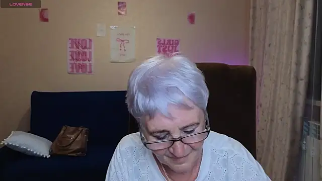 Sandra_Snowflake's Live XXX Chat