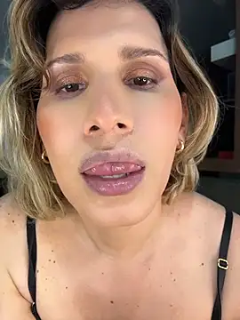 milablossom001's Live XXX Chat