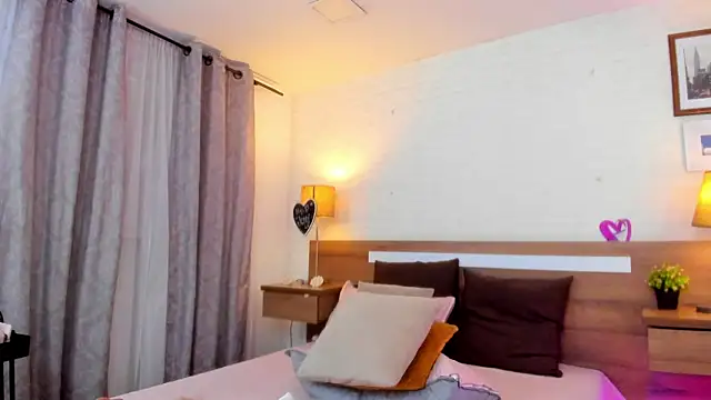 JenniferAuriston Adlı Modelin Canlı XXX Sohbeti