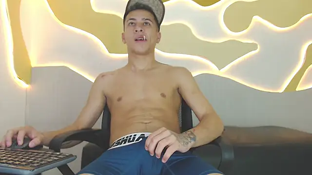 Hollmanhot 现场XXX聊天