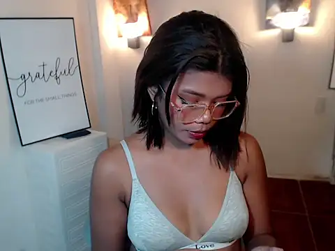 Asian_chicksxx 现场XXX聊天