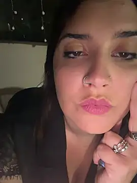 Novababy18 élő XXX-chatje