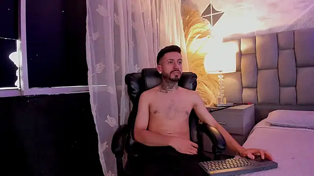 StevenAndLaura élő XXX-chatje
