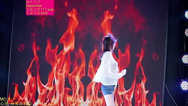 Red-666 即時 XXX 聊天