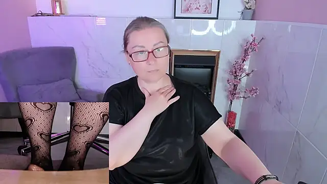 Alexandra_Kind 现场XXX聊天