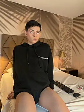 Maxi_little 라이브 XXX 채팅