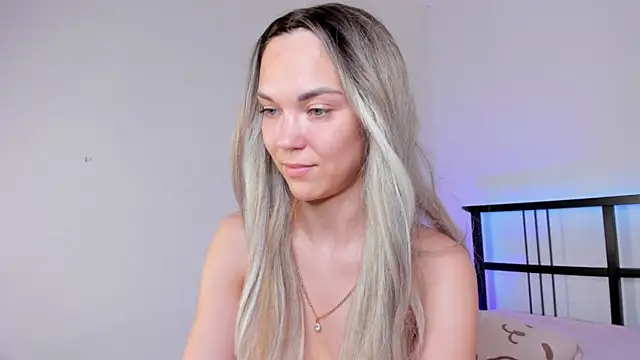 Flora_Meooww Chat XXX in diretta
