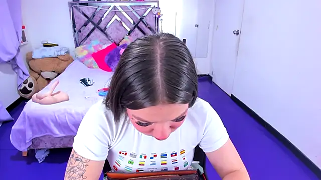 Chat +18 de Luna_Analya ao vivo