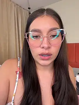 צ'אט XXX בשידור חי של Caandace