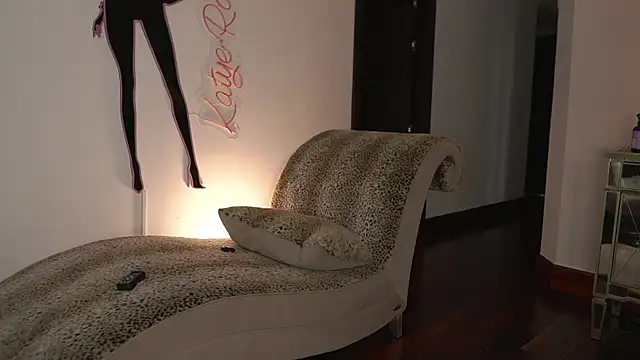 Katyerave live XXX chat