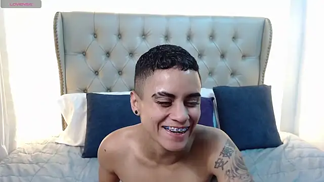 Živý XXX chat Liiamthompson