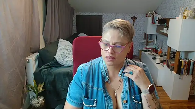 bigtits4you Adlı Modelin Canlı XXX Sohbeti