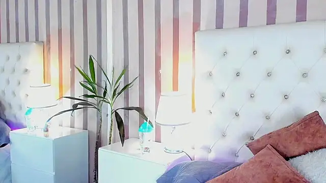 Živý XXX chat Mia-Stones