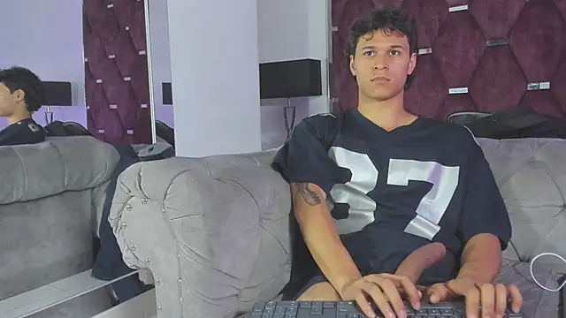 TonyBenedetti 现场XXX聊天