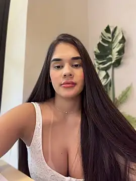 Chat XXX en directo de BellaLeclair