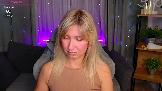 Chatroom XXX en direct de MilaBott