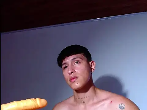 rowanbign Live XXX chat