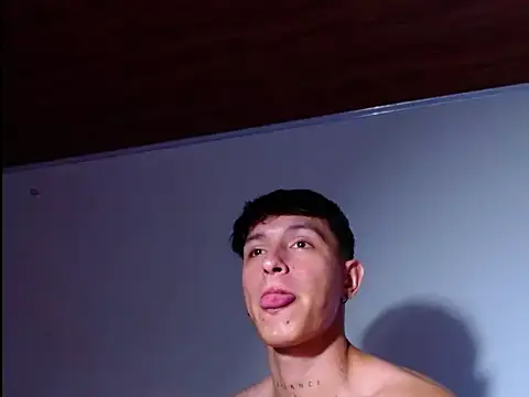 Онлайн чат XXX rowanbig