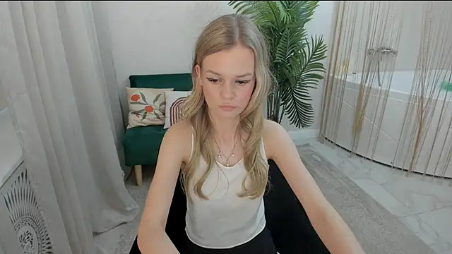 MidnighteAura's Live XXX Chat