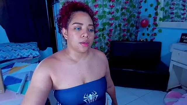 Chat +18 de AngelaCoffee ao vivo