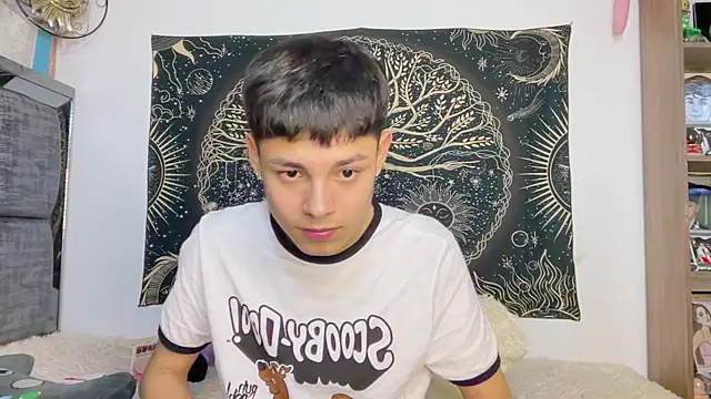 Andy_Belier23 Adlı Modelin Canlı XXX Sohbeti