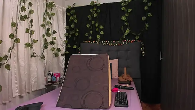 Delilah_85's Live XXX Chat