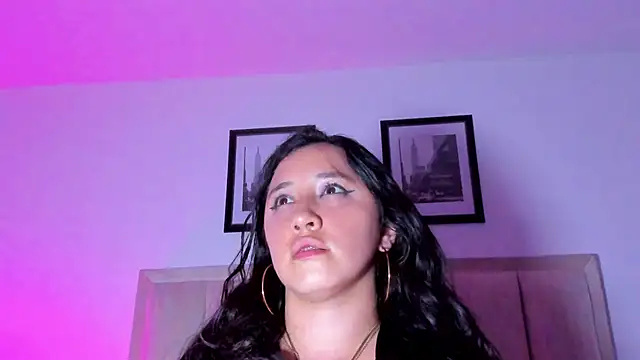 CatalinaSaanz's Live XXX Chat