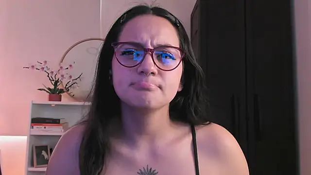 nahiapaws Live XXX-chat